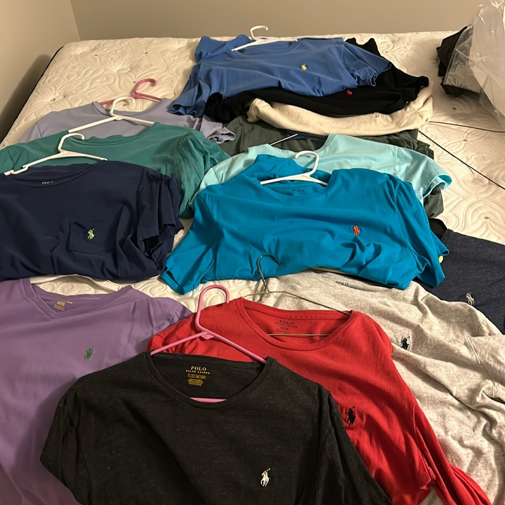 14 Polo Ralph Lauren tees 5 medium 2 small 7 large 3 are long sleeve.